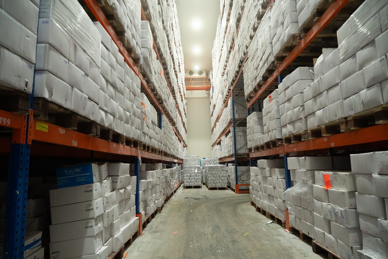 Temperature-controlled cold storage